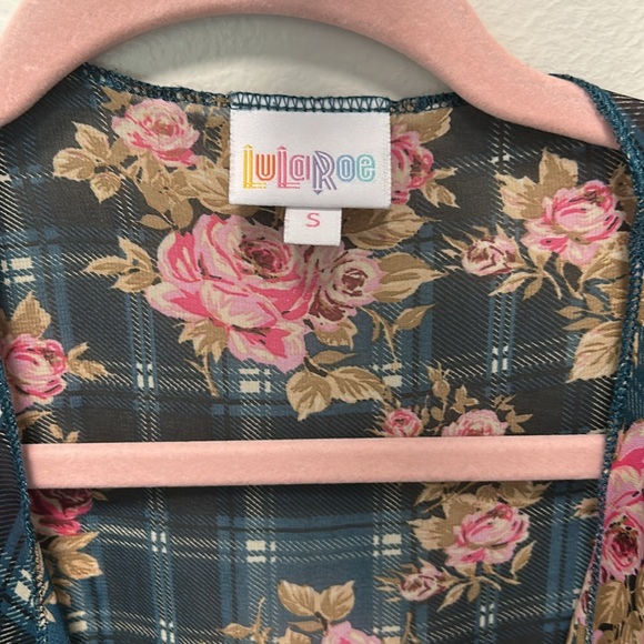 EUC- LulaRoe Shirley -Size Small Kimono w/Angel sleeves. Navy Plaid w/ Floral - Picture 2 of 6